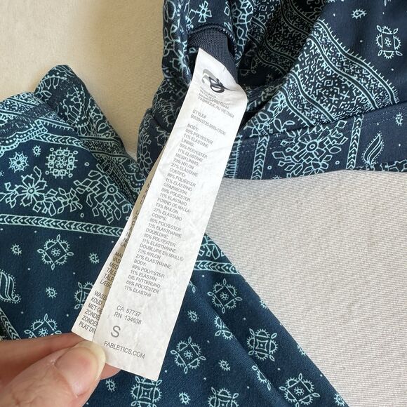 Fabletics Sports Bra & High Waisted 7/8 Legging Set Blue Nova Bandana XS/S - Picture 5 of 7